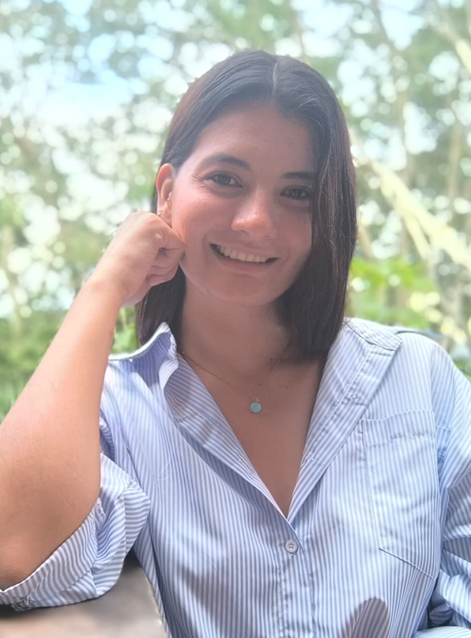 Yurany Andrea Benitez Yurany Andrea Benitez -Normalista Superior,
Licenciada en Lengua Castellana,
Especialista en Pedagogía y Docencia,
Magister en Gestión de la Educación.
Docente área Lengua Castellana en sextos y séptimos,
Etica y valores en sexto.